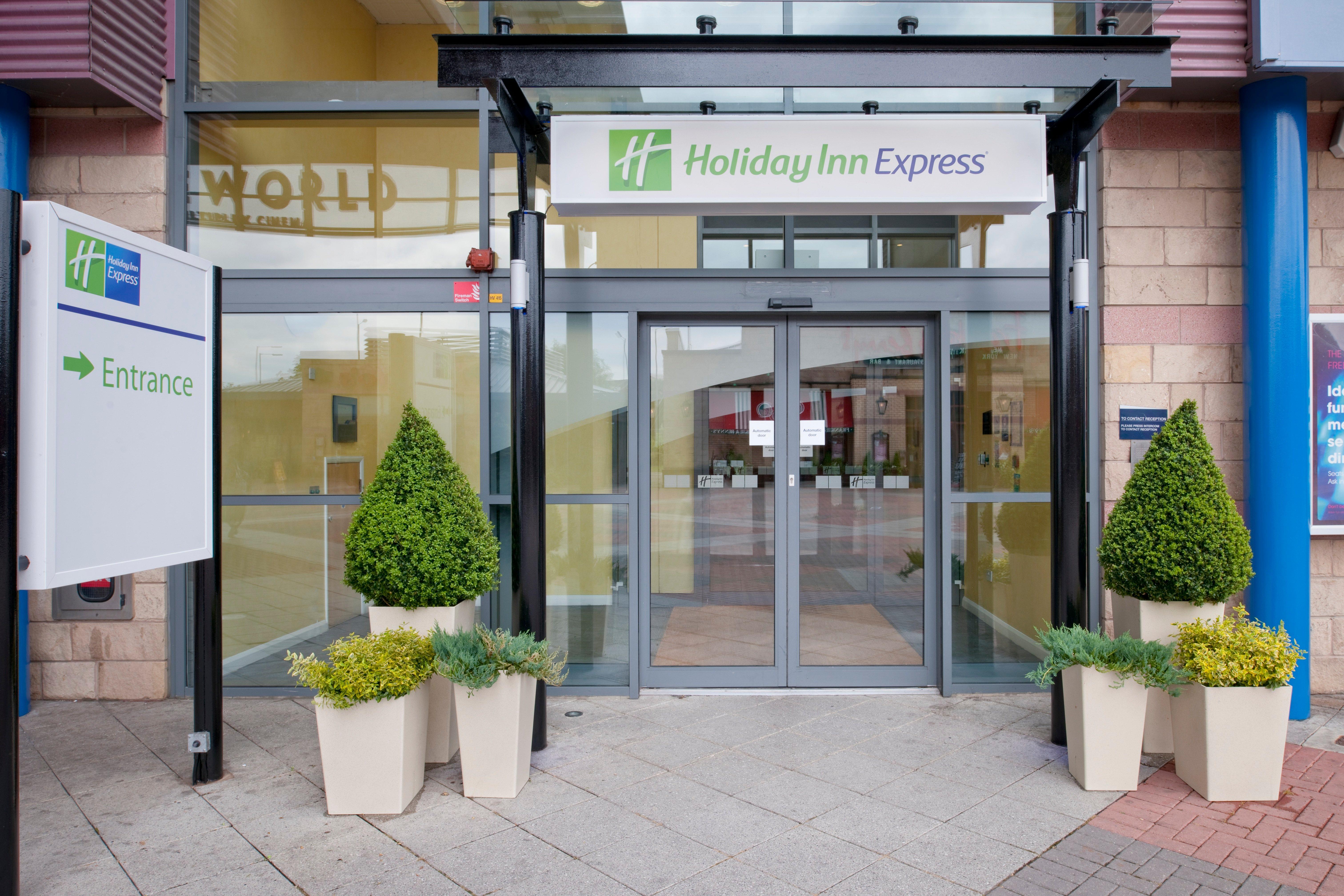 Holiday Inn Express Bradford City Centre By Ihg Exterior photo