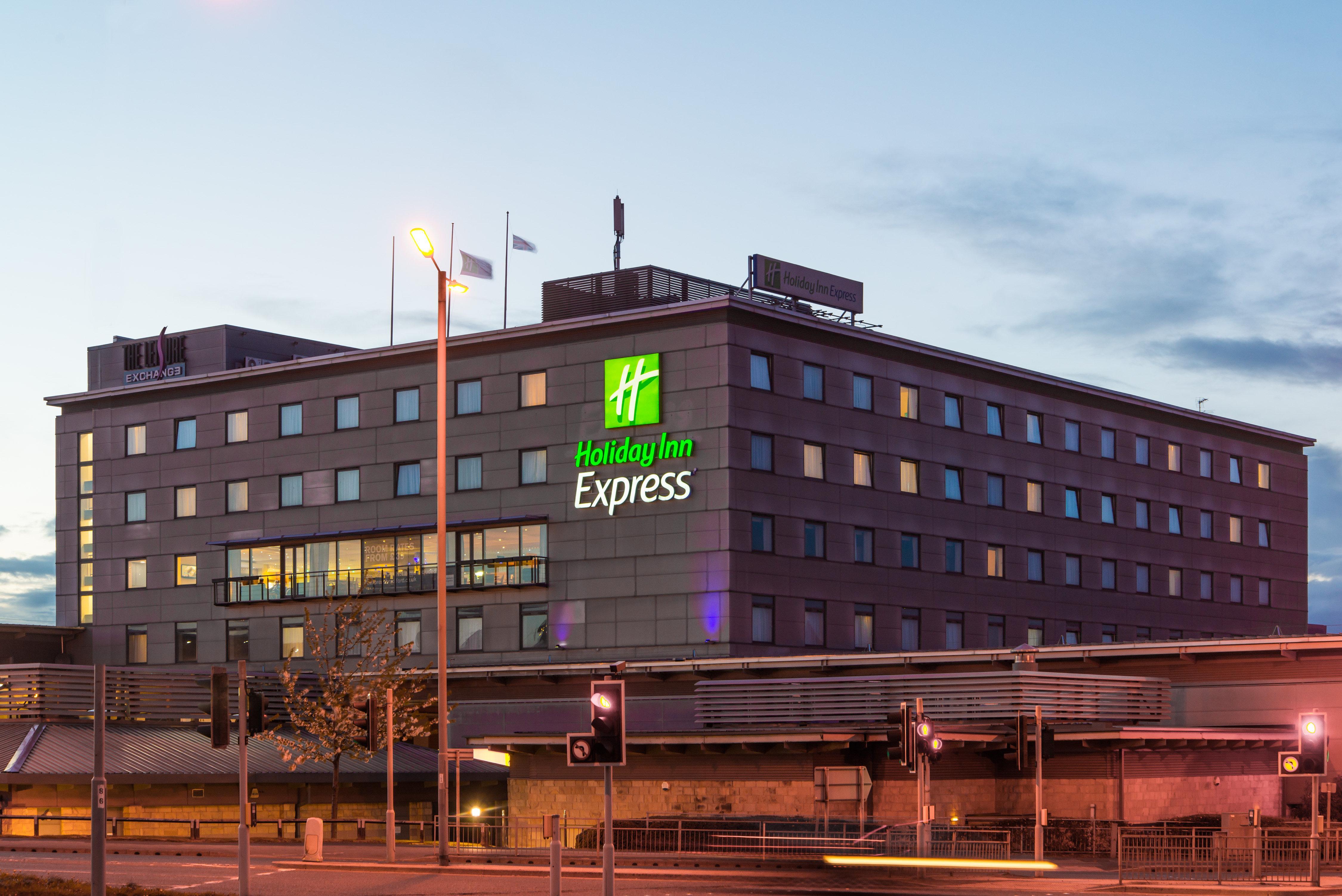 Holiday Inn Express Bradford City Centre By Ihg Exterior photo