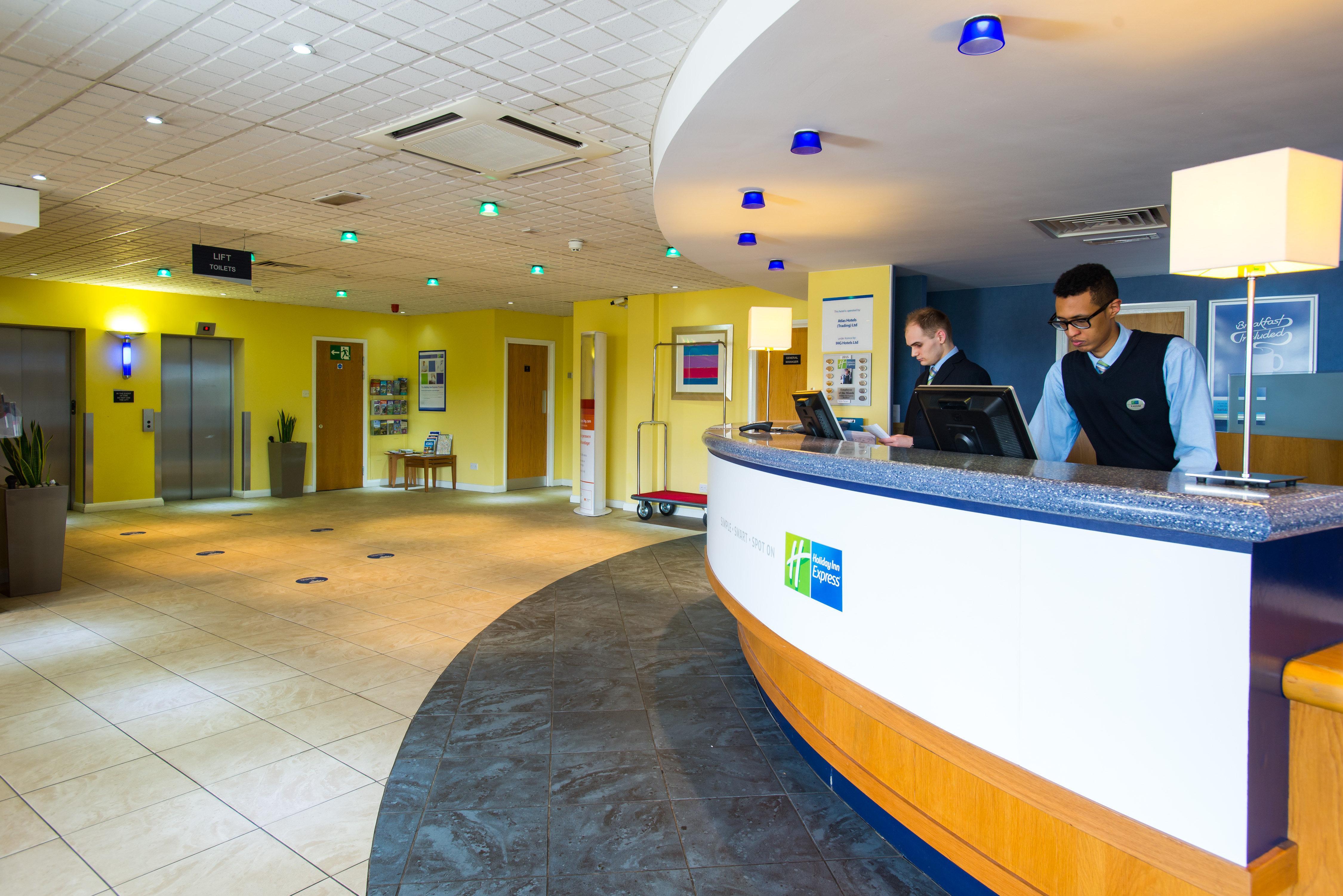 Holiday Inn Express Bradford City Centre By Ihg Exterior photo