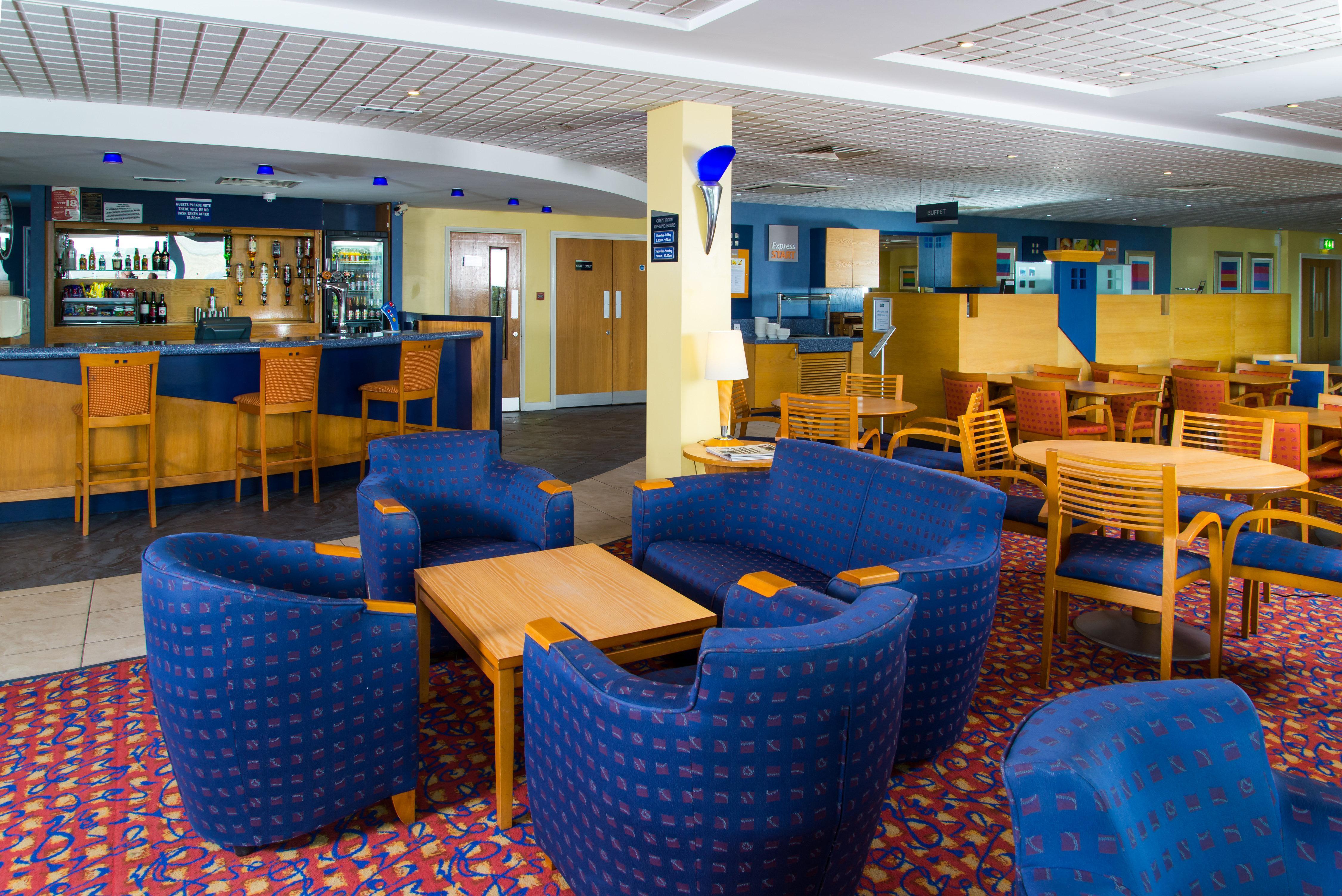 Holiday Inn Express Bradford City Centre By Ihg Exterior photo