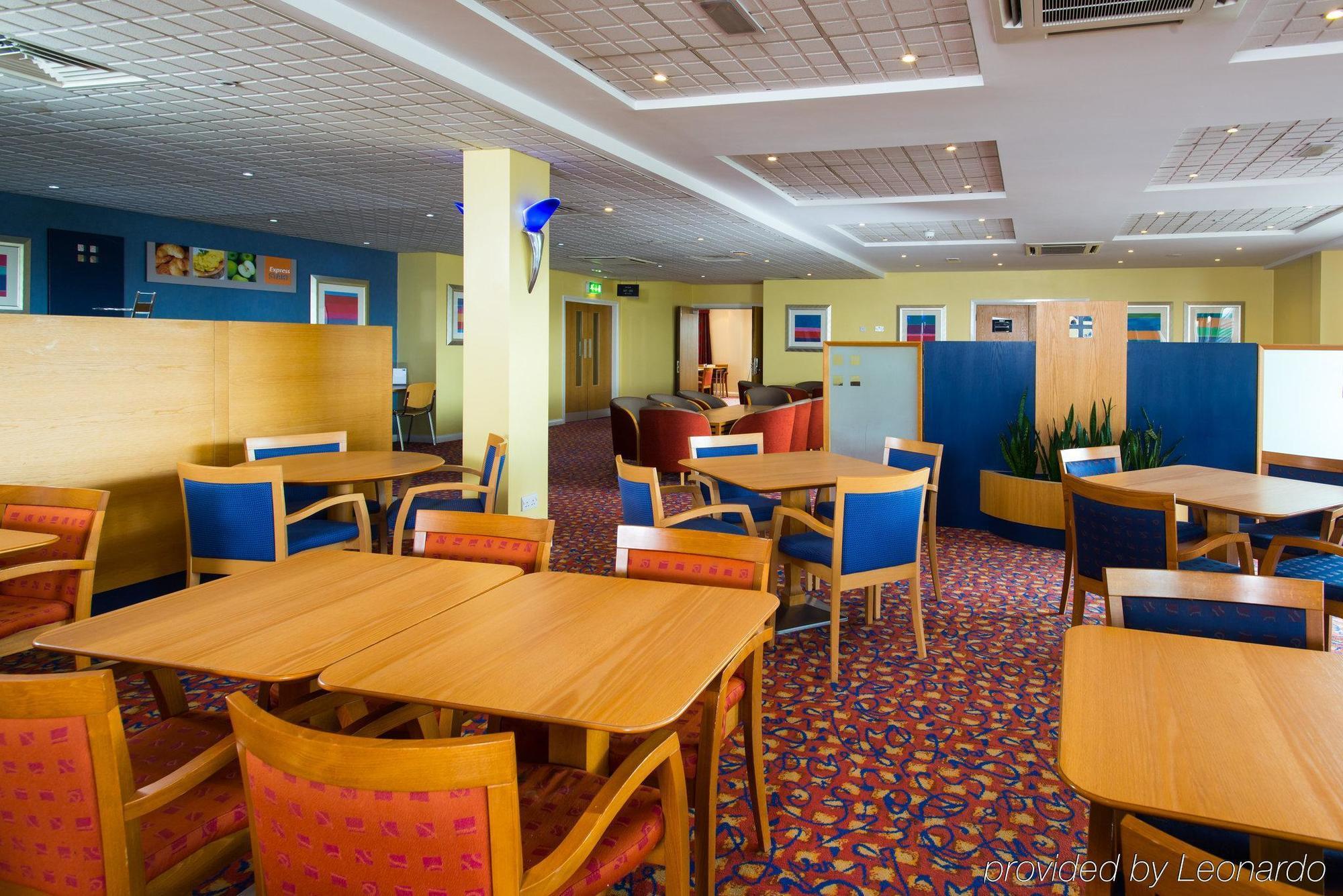 Holiday Inn Express Bradford City Centre By Ihg Exterior photo