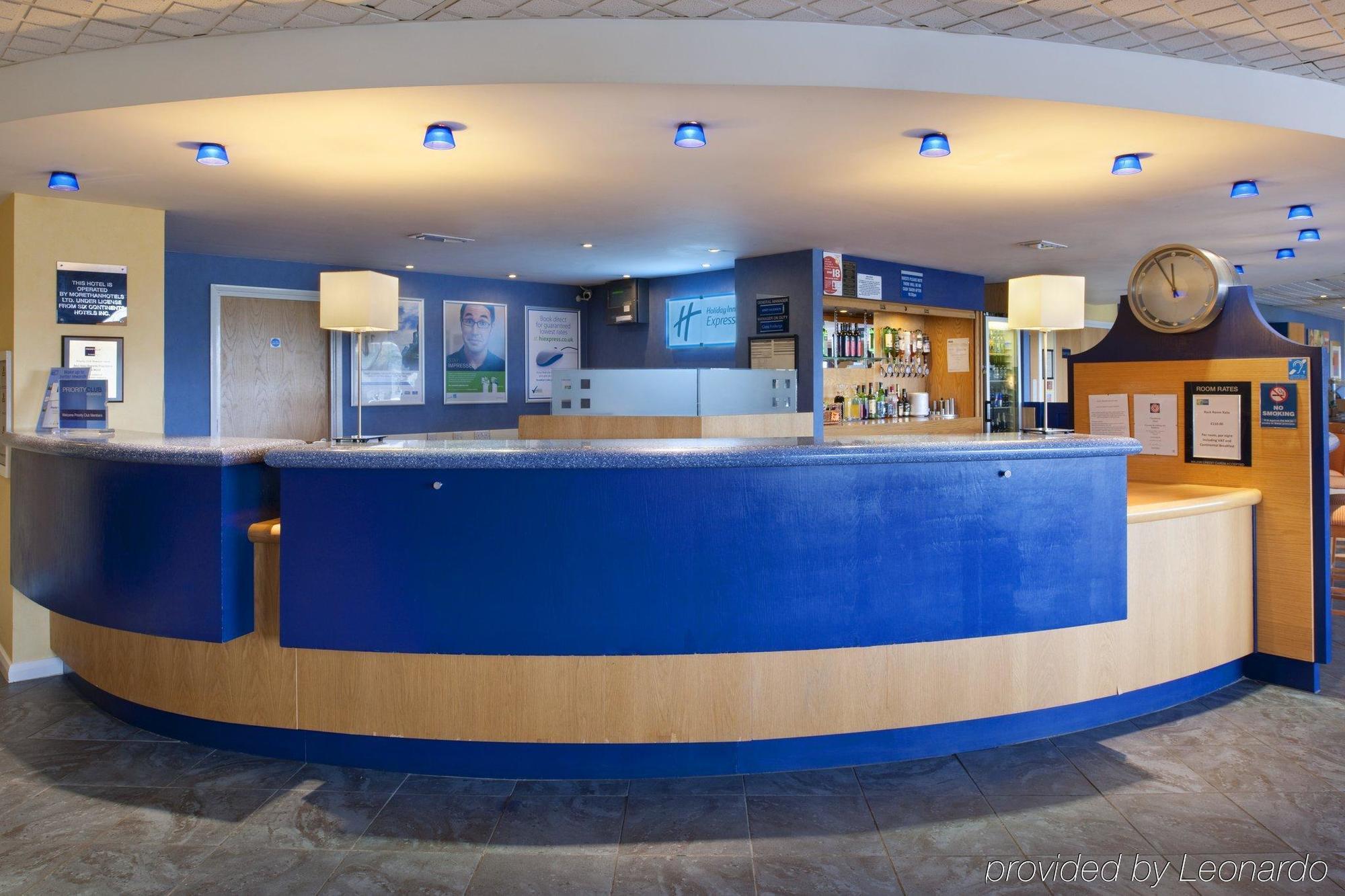 Holiday Inn Express Bradford City Centre By Ihg Exterior photo