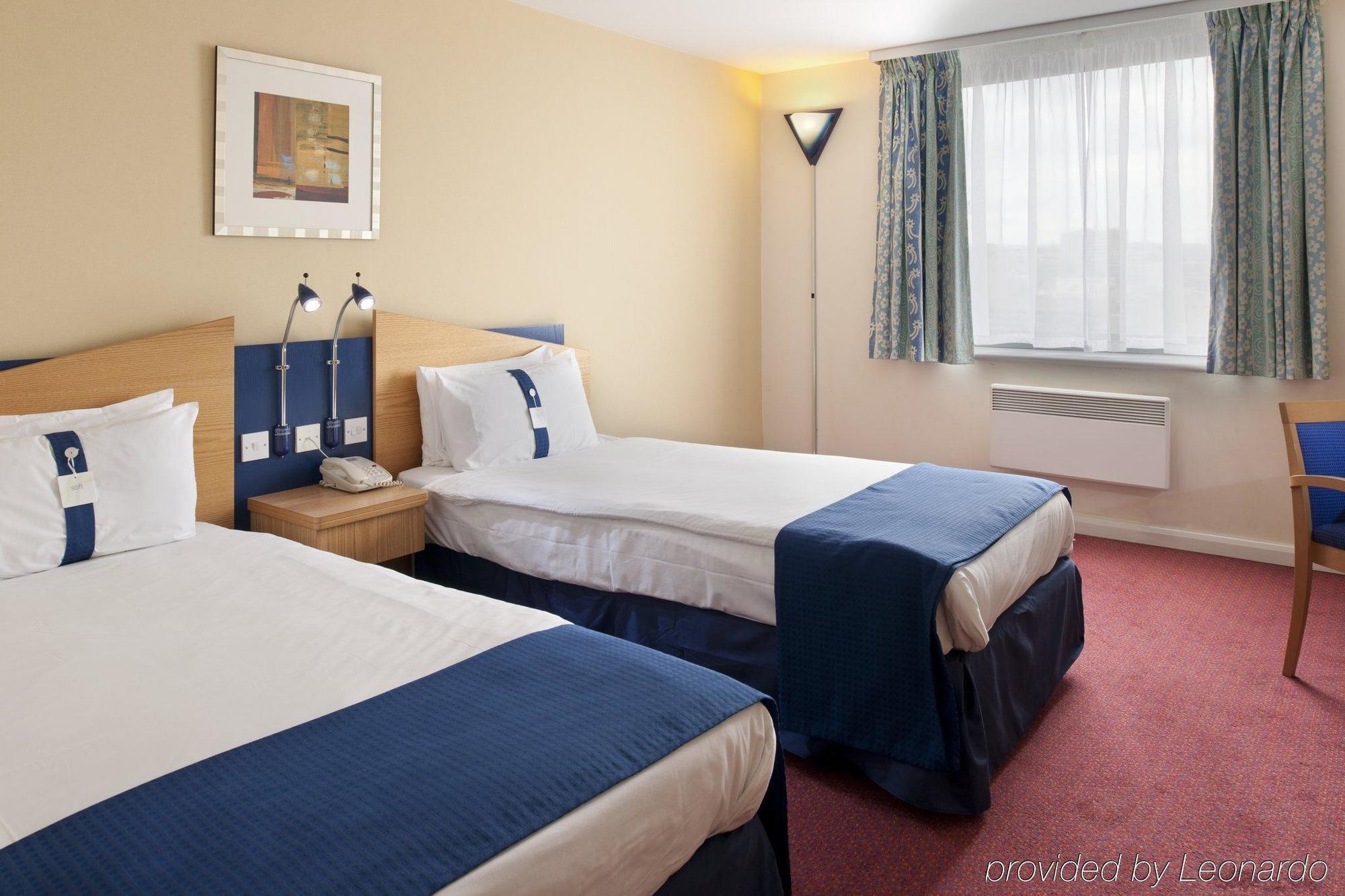 Holiday Inn Express Bradford City Centre By Ihg Exterior photo
