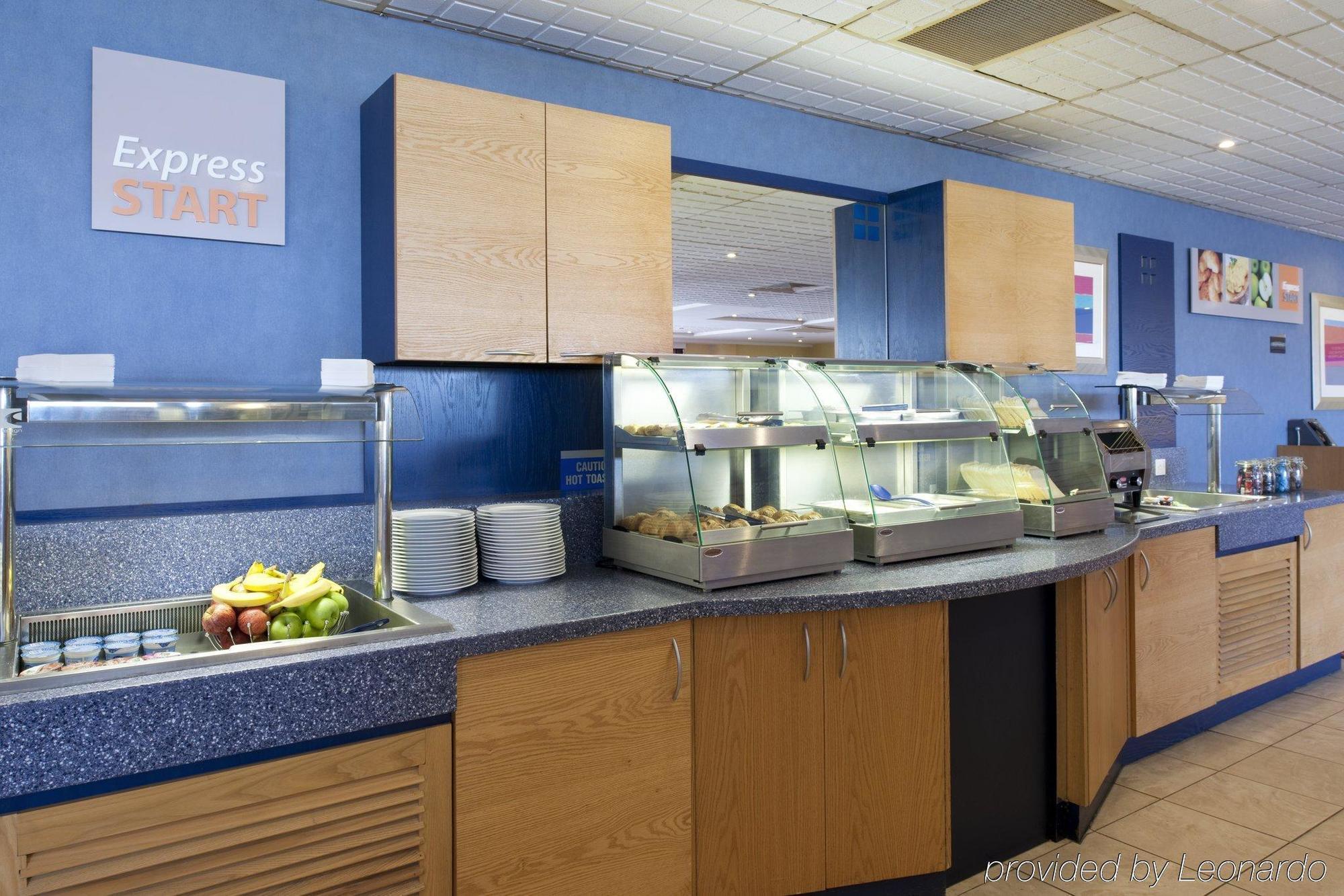 Holiday Inn Express Bradford City Centre By Ihg Exterior photo