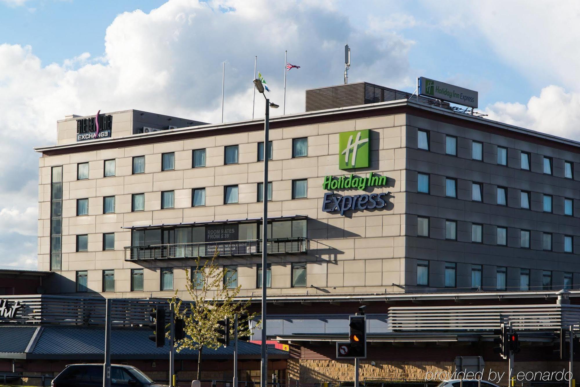 Holiday Inn Express Bradford City Centre By Ihg Exterior photo