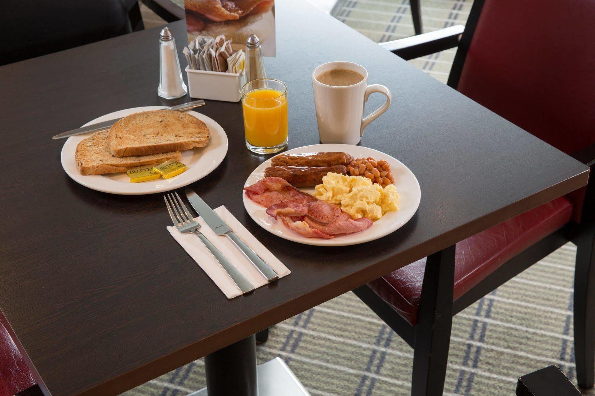 Holiday Inn Express Bradford City Centre By Ihg Exterior photo