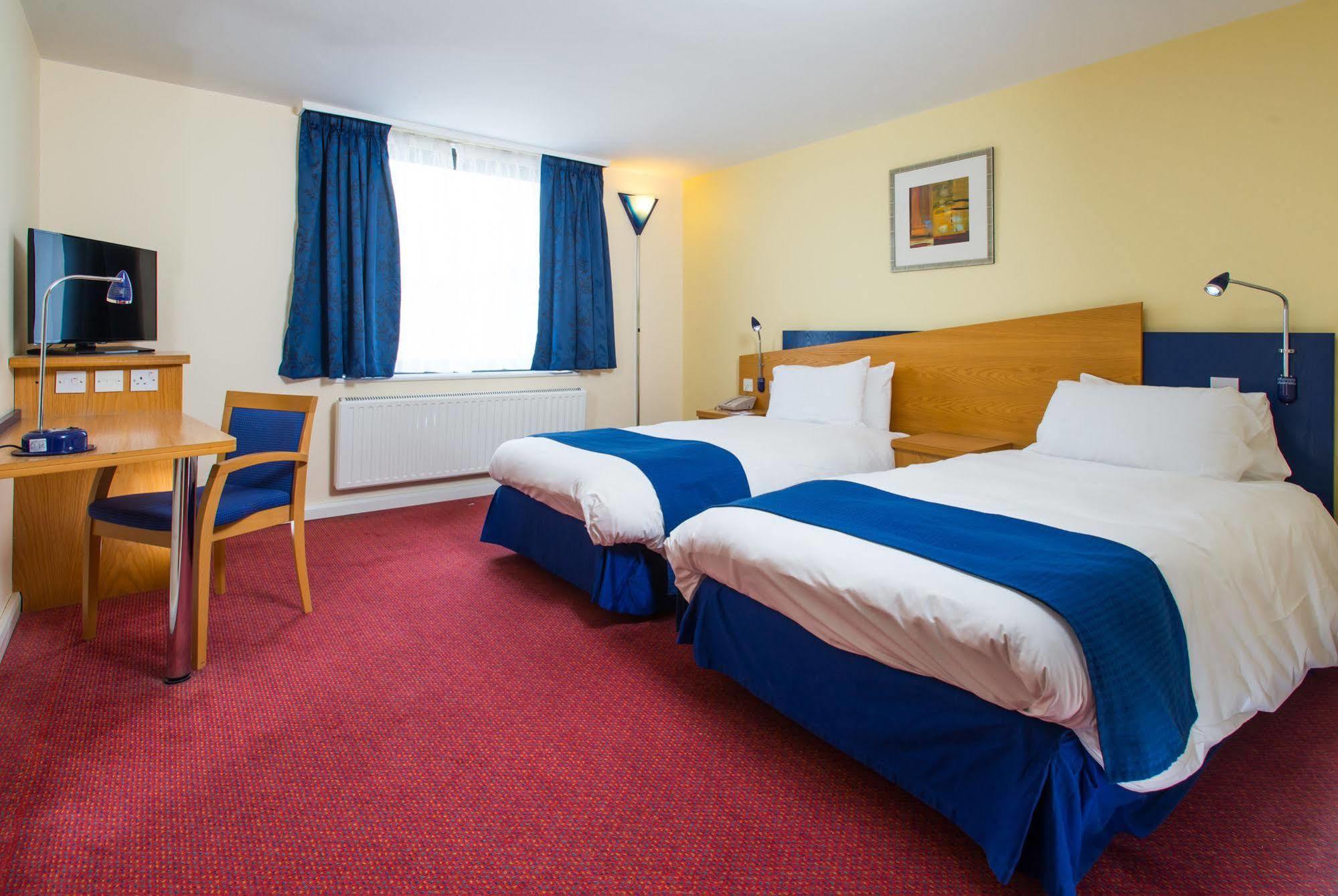 Holiday Inn Express Bradford City Centre By Ihg Exterior photo